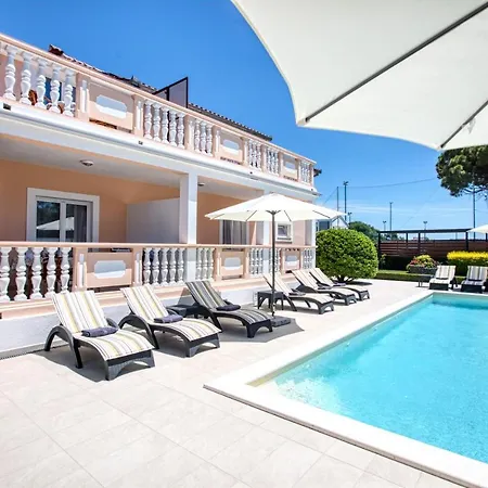 Family Friendly With A Swimming Pool Biograd Na Moru, Biograd - 19356 Apartment *